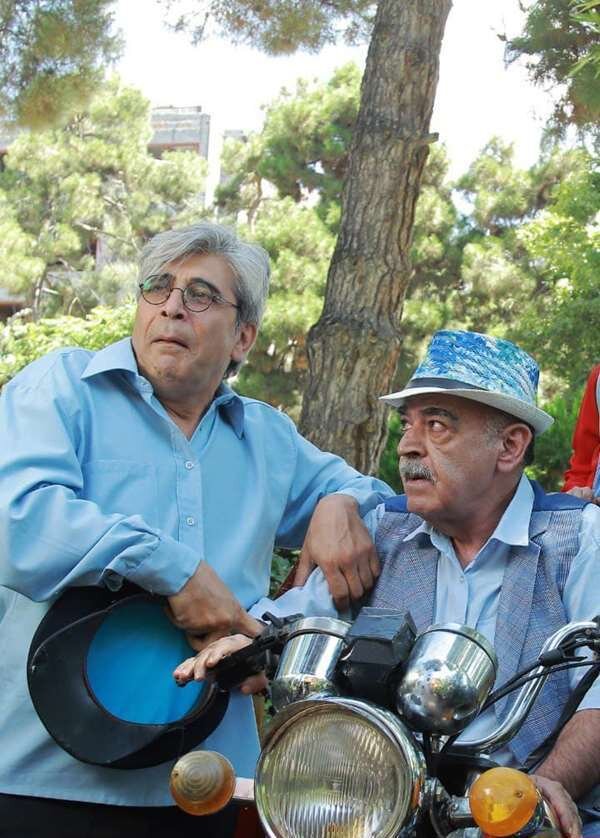 تصاویر نخستین فیلمی که پس از یک ماه اکران می شود | بازی لولایی با عروسکهایی از جنس «مهمونی»