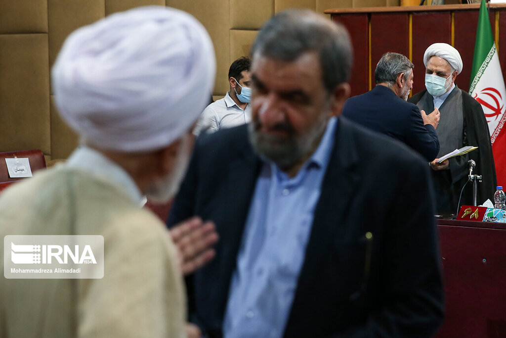 تصاویر | مذاکره احمدی نژاد با اژه‌ای در کنار رئیسی | گفتگوی سردار قاآنی با رئیسی و قالیباف | لبخند آملی لاریجانی و سکوت عارف و خرازی