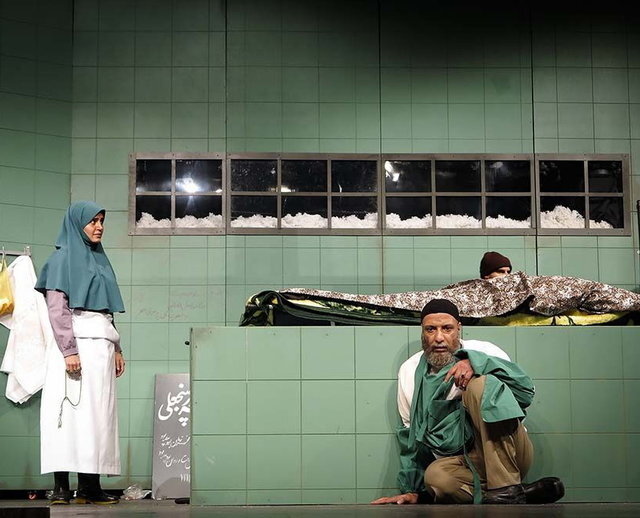 تصاویر کمتر دیدهشده از خانم بازیگر در غسالخانه!