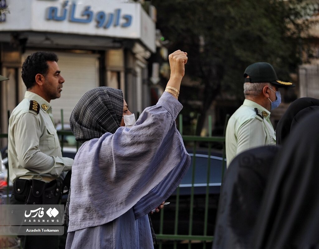 تصاویر زنانی با حجاب متفاوت در راهپیمایی «یاران مهدی(عج)، یاوران رهبری»