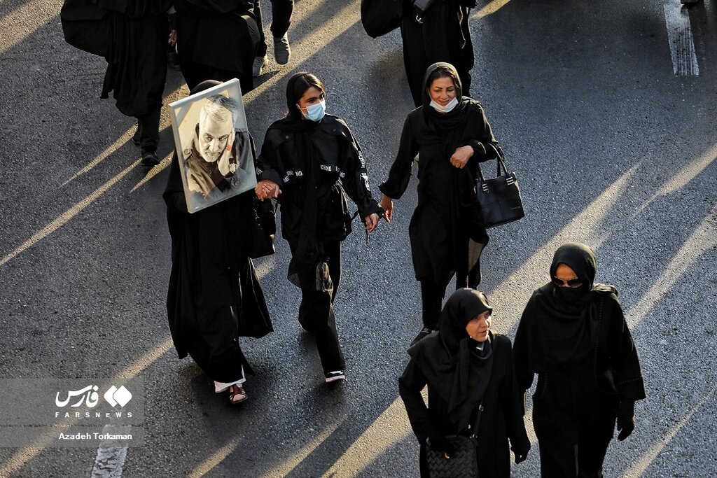 تصاویر زنانی با حجاب متفاوت در راهپیمایی «یاران مهدی(عج)، یاوران رهبری»