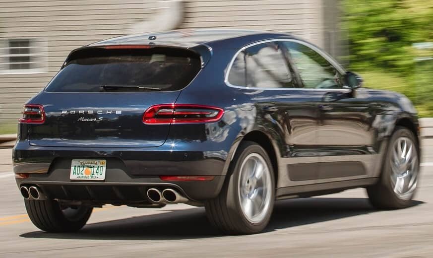 تصاویر | گرانترین ماشین در حراج خودروهای خارجی توقیفی گمرک را ببینید