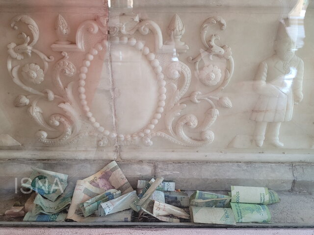 اتفاقی عجیب در سنگ قبر ناصرالدینشاه