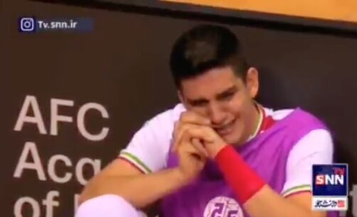 گریه بی‌امان ملی‌پوش فوتسال پس از باخت به ژاپن