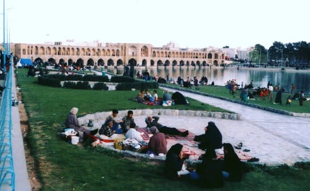 تصاویر | روزهای خوش زاینده رود در دهه ۶۰ | بدون آب زاینده رود میشود خشک رود