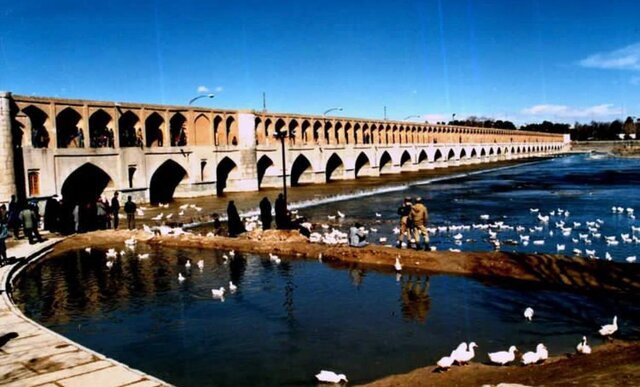 تصاویر | روزهای خوش زاینده رود در دهه ۶۰ | بدون آب زاینده رود میشود خشک رود