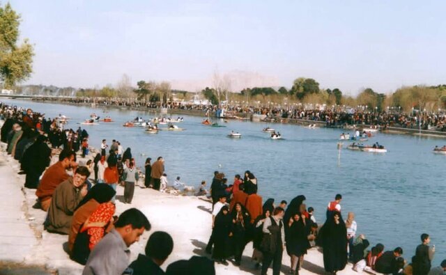 تصاویر | روزهای خوش زاینده رود در دهه ۶۰ | بدون آب زاینده رود میشود خشک رود