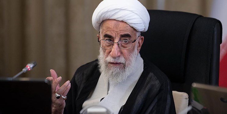 تنها راه موفقیت در مقابل زیادهخواهی قدرتها به روایت آیتالله احمد جنتی جنتی