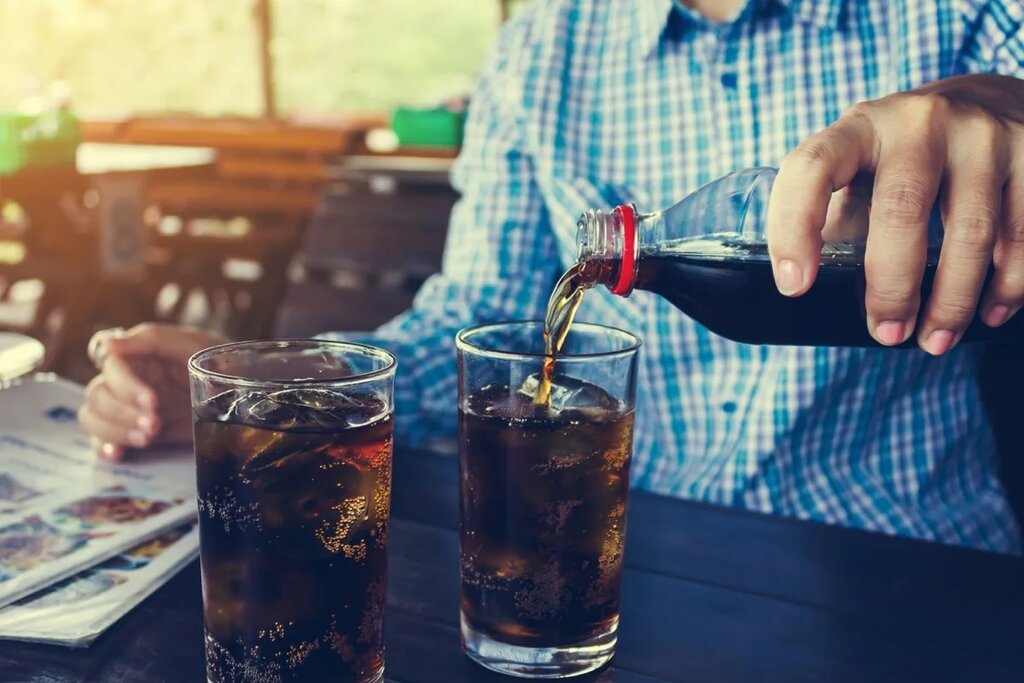 نوشیدنی مضر -  خطر پوکی استخوان - نوشابه