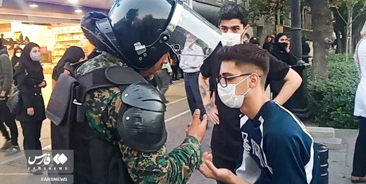 تصاویر | صحنههایی که از یگان ویژه در ناآرامیها که ندیدهاید! | نحوه برخورد با دانش آموزان و آتشی که معترضان به پا کردند