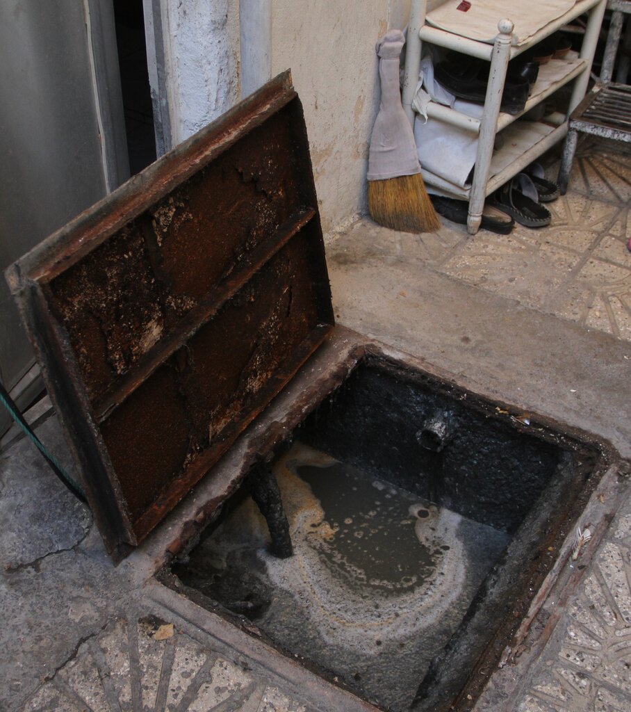 اهالی کدام محله دعا میکنند هیچوقت باران نبارد؟ | مشکلات این محله خیلی بودار است!