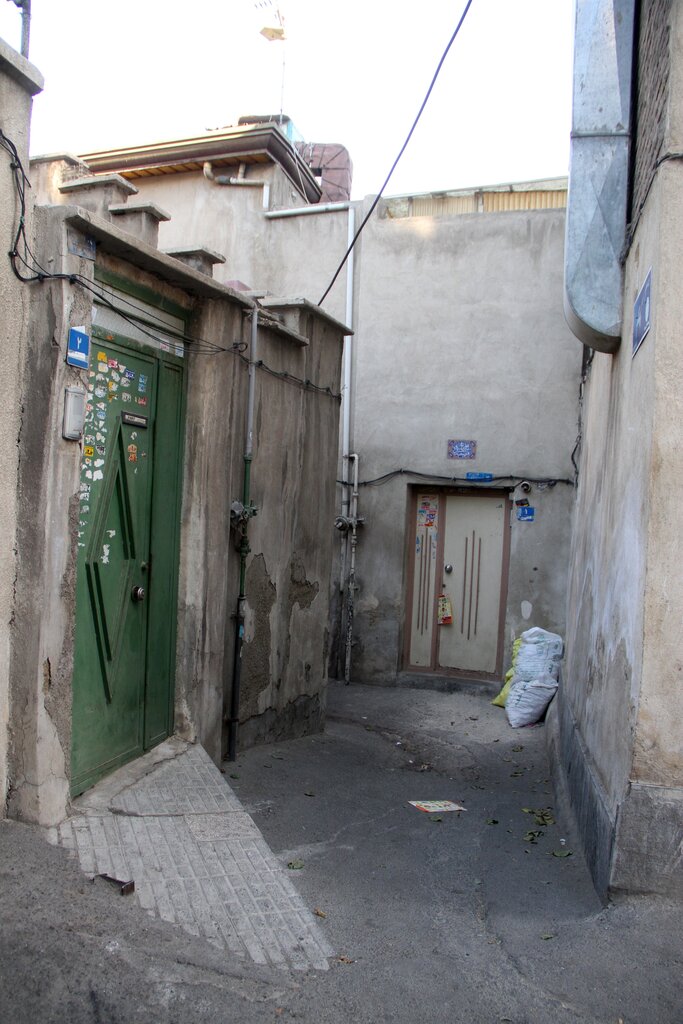 اهالی کدام محله دعا میکنند هیچوقت باران نبارد؟ | مشکلات این محله خیلی بودار است!