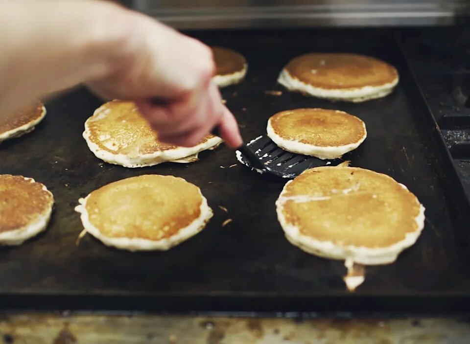۶ ترفند برای پخت یک صبحانه متنوع | بچه‌ها عاشق این غذا هستند