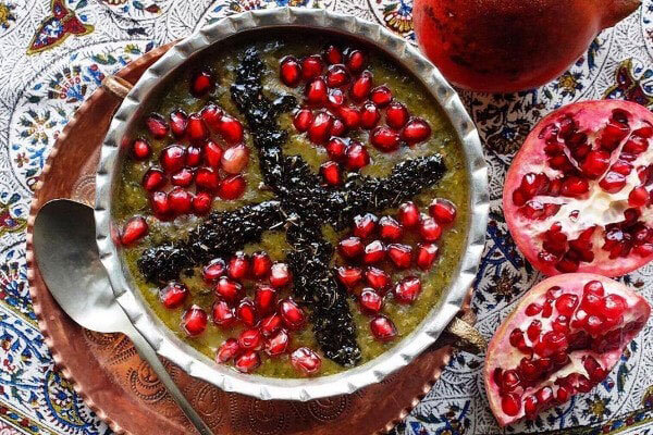 طرز تهیه آش انار خوشمزه | فوت و فن گرفتن بوی زهم گوشت