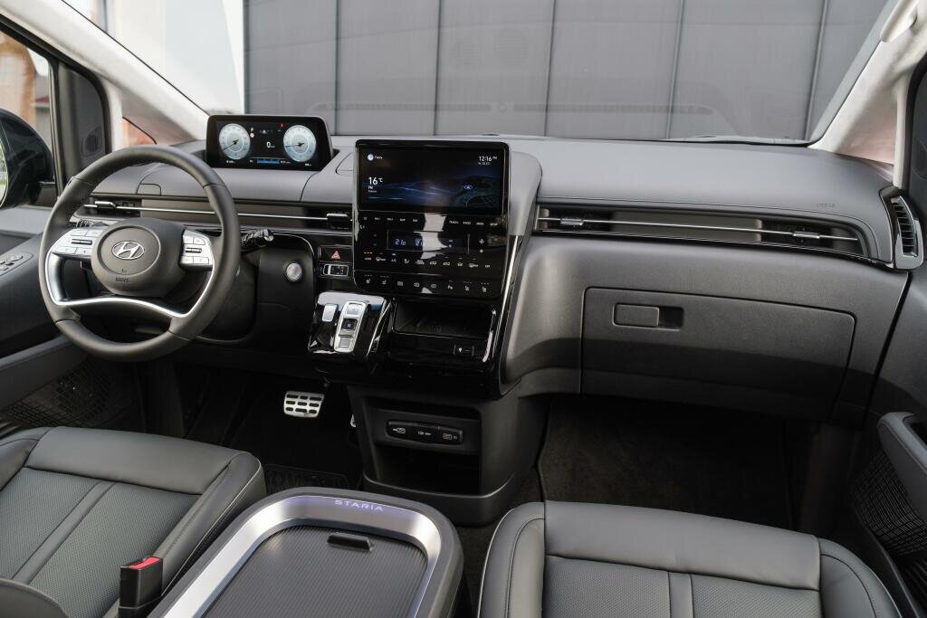 تصاویر | یک خودروی هیوندای دیگر در راه ایران؟ | مشخصات و قیمت هیوندای استاریا