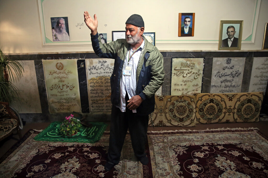 آخرین کدخدای فرحزاد چه کسی بود؟ | مردی که به دل کوه زد