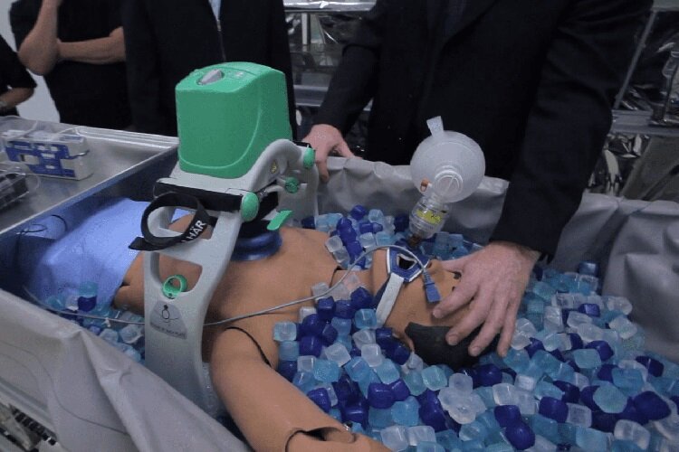 تصاویر | زندگی پس از مرگ با امید به توسعه فناوری! | خواب زمستانی در نیتروژن مایع