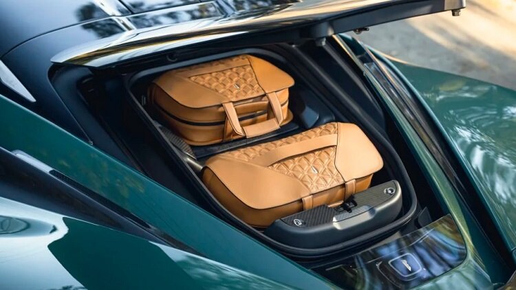 این هیولای برقی لوکس راه نمیرود، پرواز میکند! | تصاویری از ابرخودروی ۷۱ میلیارد تومانی