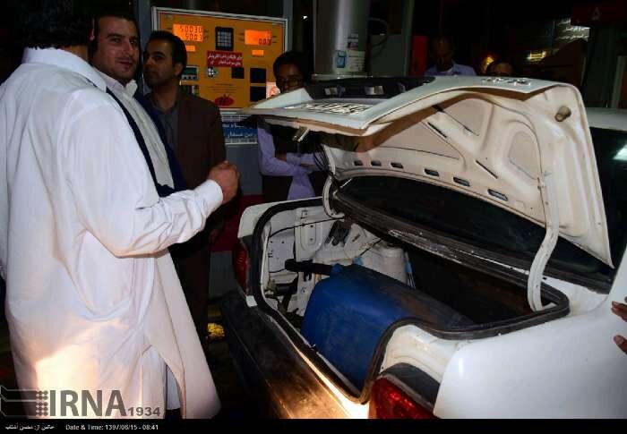 صفهای طولانی گازوییل و بنزین در زاهدان | سوختگیری ۴ ساعت زمان میبرد | ماجرا چیست؟