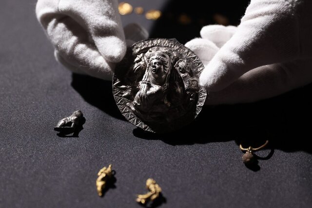 تصاویر ا شمشیر ساسانیان در دست روسها ؛ شمشیری ایرانی چطور از روسیه سر در آورد؟