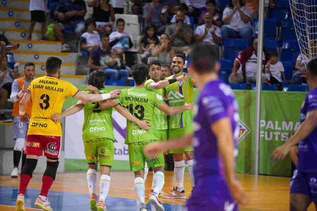 عکس | حرکت فوتسالیست ایرانی و بهت گزارشگر اسپانیایی | این بازیکن دیوانه است!