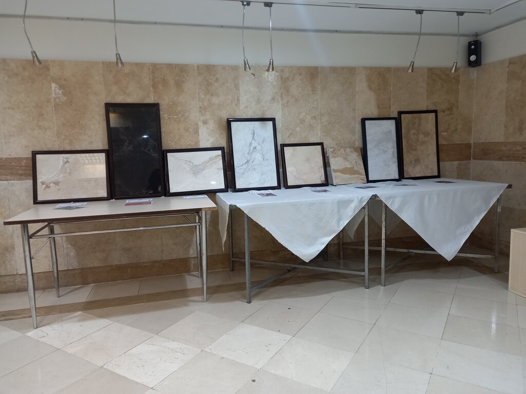 این هنرمند، اولین مجموعه نقشسنگ جهان را جمعکردهاست | ۱۴ سال در جستوجوی حاجی فیروز و پینوکیو