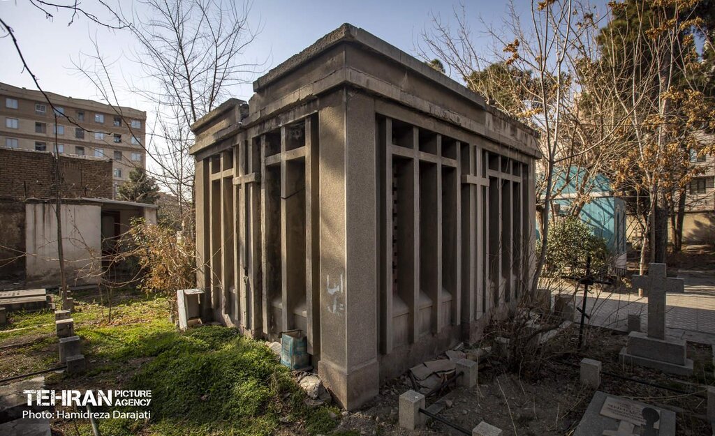 عکس| آرامستان قدیمی ارتدکس در جنوب پایتخت / مدفن شاهزاده گرجی تا نیکلای مارکف روس در دولاب تهران