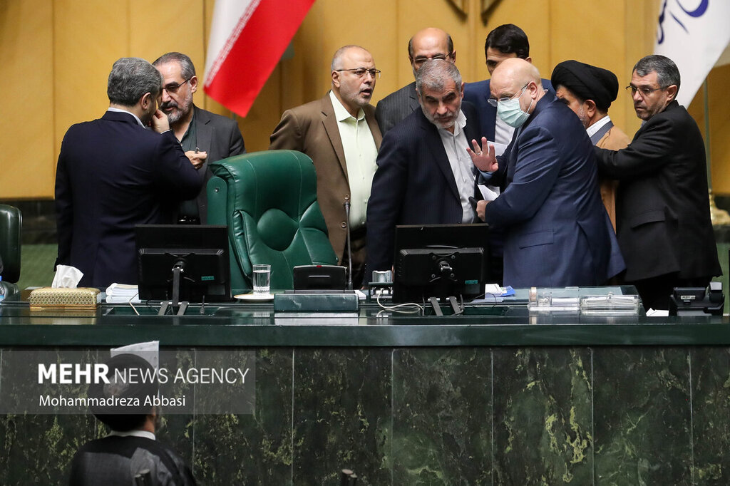 تصاویر ا خوش و بش دولتمردان و نمایندگان در حاشیه رای اعتماد به مرتضوی ا حواشی نشست امروز بهارستان
