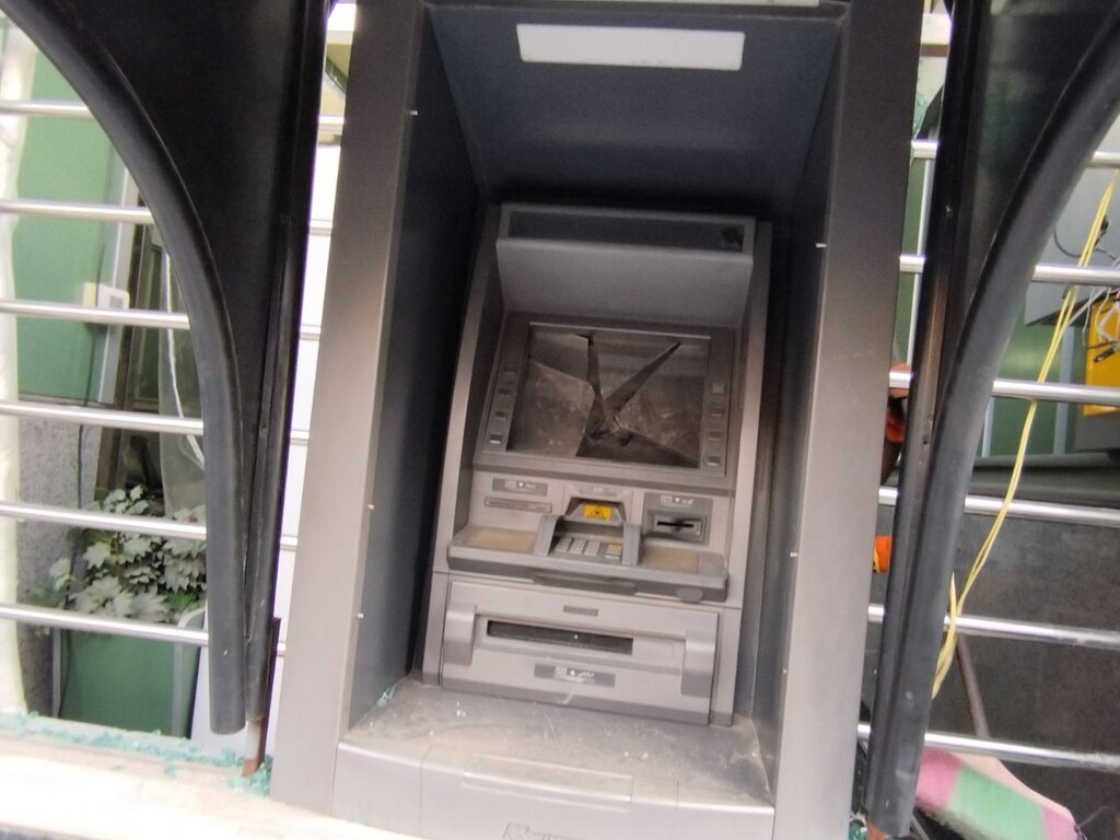 جزئیات ناآرامیهای بعد از نماز جمعه در زاهدان | شعارهای تند و سنگ پرانی به مغازهها، بانکها و ... | ۵۷ اغتشاشگر بازداشت شدند