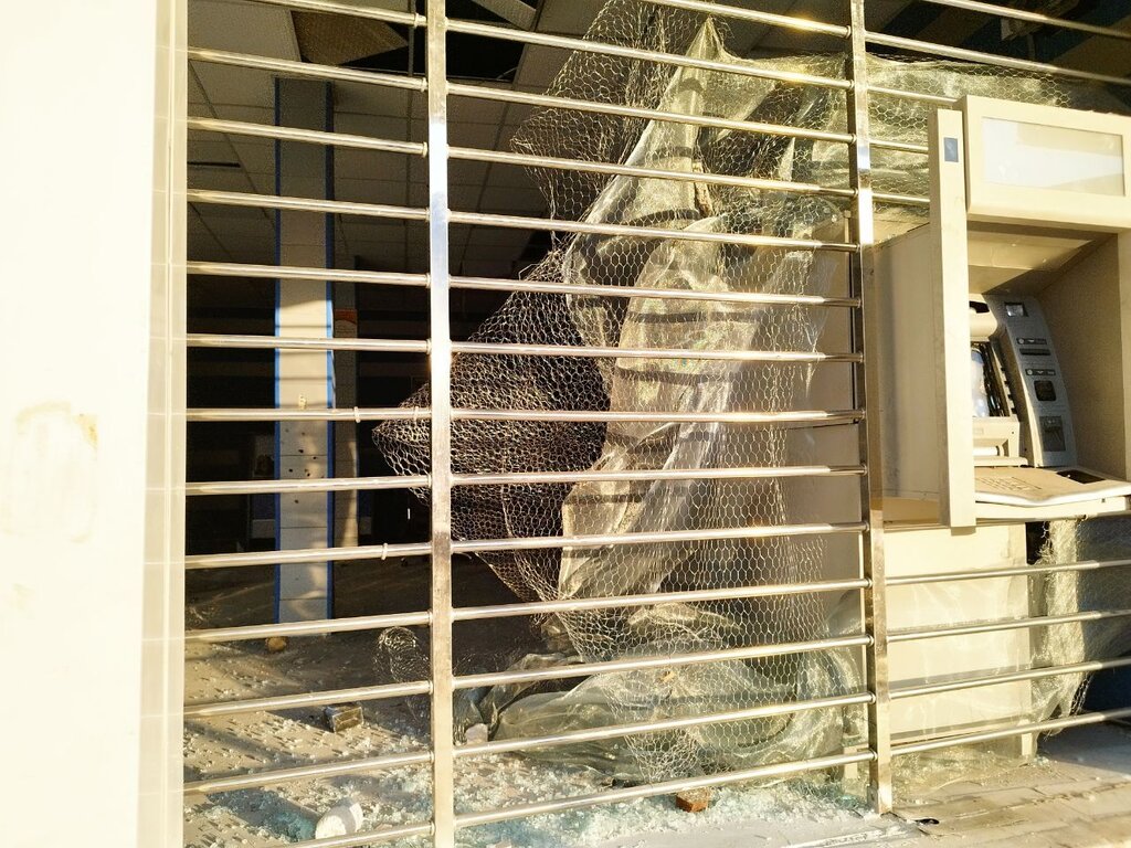 جزئیات ناآرامیهای بعد از نماز جمعه در زاهدان | شعارهای تند و سنگ پرانی به مغازهها، بانکها و ... | ۵۷ اغتشاشگر بازداشت شدند