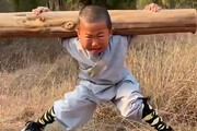 ببینید | زجر کشیدن کودک چینی زیر تمرینات سخت کونگ‌فو | گریه‌هایی که خبرساز شد