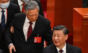 عکس ا رئیس‌جمهور سابق چین از جلسه حزب کمونیست اخراج شد
