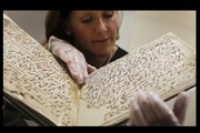 نمایش یکی از قدیمی‌ترین نسخه‌های قرآن در موزه لوور  