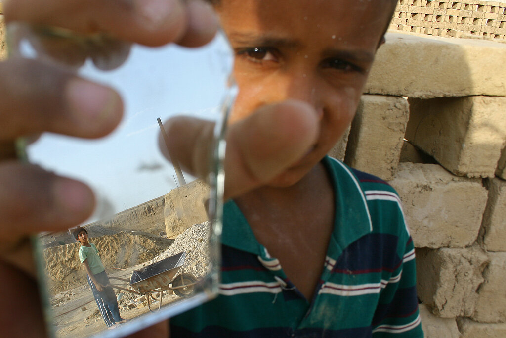 اینجا «چغازنبیل» نیست، ولی شهر سوخته شاید! | صبح تا غروب آجر میسازند برای خانهای که ندارند