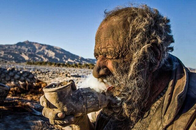 تصاویر | درگذشت مردی که ۵۰ سال از حمام گریزان بود مرد از حمام گریزان