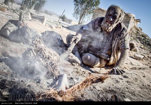 تصاویر | کثیف ترین مرد ایران درگذشت | معتقد بود اگر تمیز شود مریض می‌شود ؛ حمامش کردند و مُرد! | «عمو حاجی» که بود؟