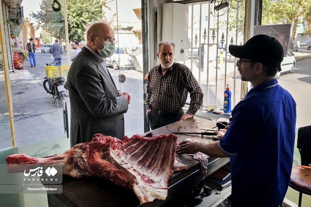 تصاویر کمتر دیده شده از قالیباف در قصابی و نانوایی