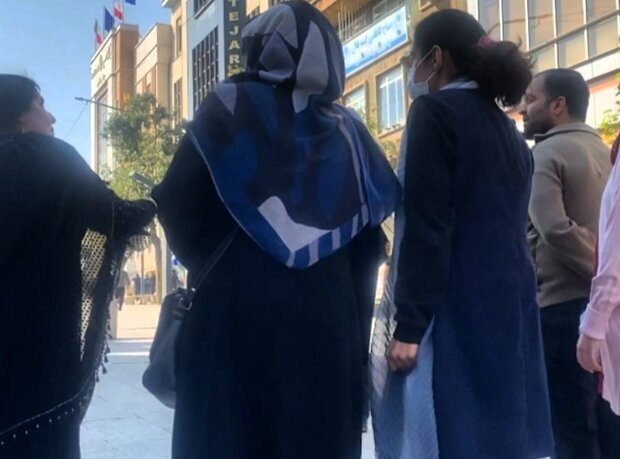 تصاویر و روایت میدانی از چهلم مهسا در سنندج و سقز؛ بفرمایید کوکتلمولوتوف! | بخاطر مهسا روسریات را بردار | کار کردستان را کومله و اسلحه میسازد!