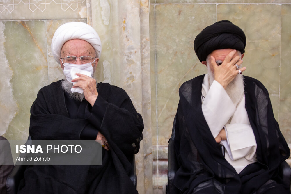 تصاویر ا اشک مراجع و علمای قم بر جنایت شاهچراغ ؛ از گریه آیت الله مکارم تا غم آیت الله علوی بروجردی ...