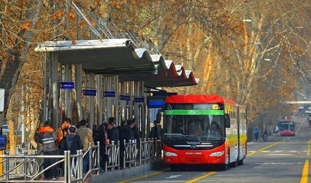 سه موضوع پر تکرار تماس‌های تهرانی در سامانه ۱۳۷ پلاس چیست؟ | گلایه شهروندان از کمبود اتوبوس و تاکسی | ثبت ۱۲ هزار تماس در مورد سگ‌های ولگرد