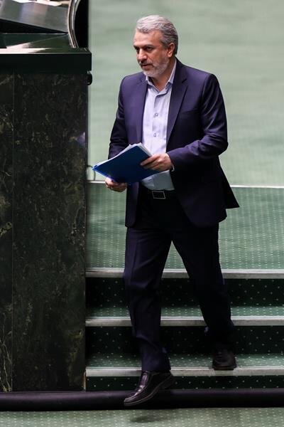 روز سخت وزیر صمت در بهارستان ؛ تصاویری از تلاش فاطمی امین برای ماندن در وزارت