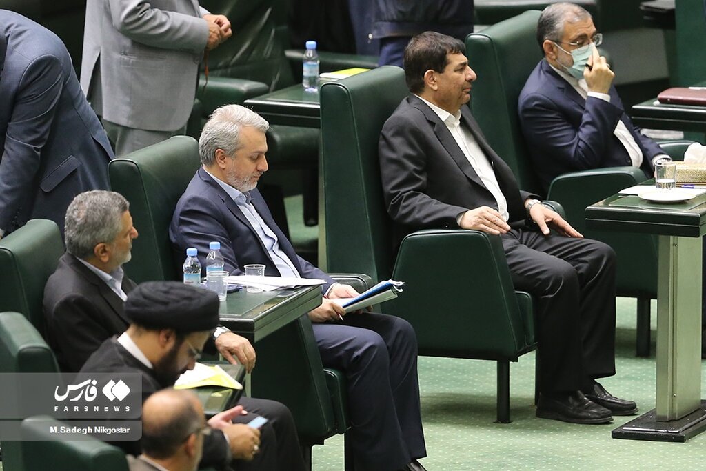 روز سخت وزیر صمت در بهارستان ؛ تصاویری از تلاش فاطمی امین برای ماندن در وزارت