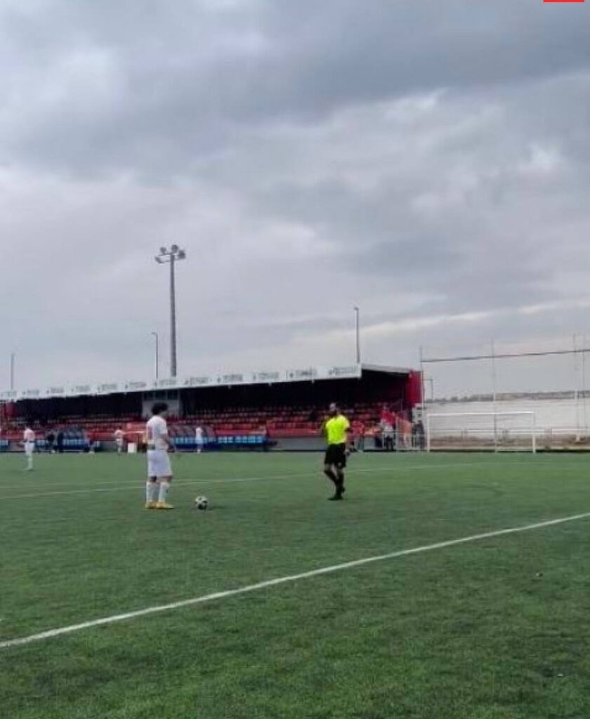 جنجالیترین گل تاریخ فوتبال با تصمیم شوکه کننده داور | به ثمر رسیدن گل پیروزی با حضور تنها یک بازیکن در زمین