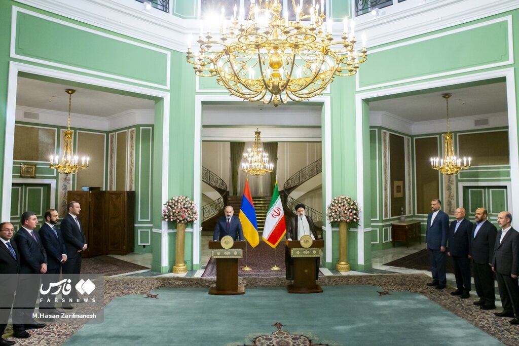 تصاویر معنا دار از حضور رستم قاسمی در ضیافت امروز کاخ سعد آباد