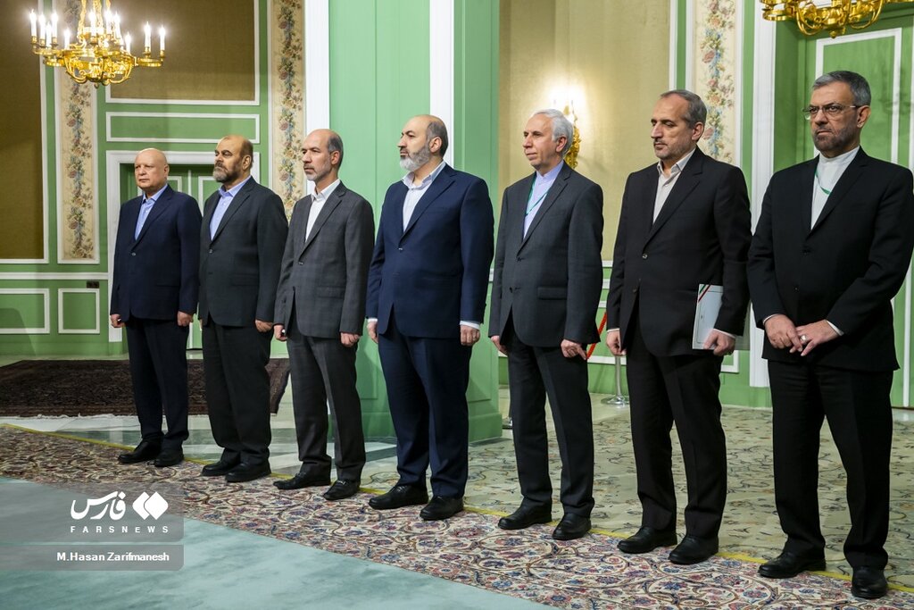 تصاویر معنا دار از حضور رستم قاسمی در ضیافت امروز کاخ سعد آباد