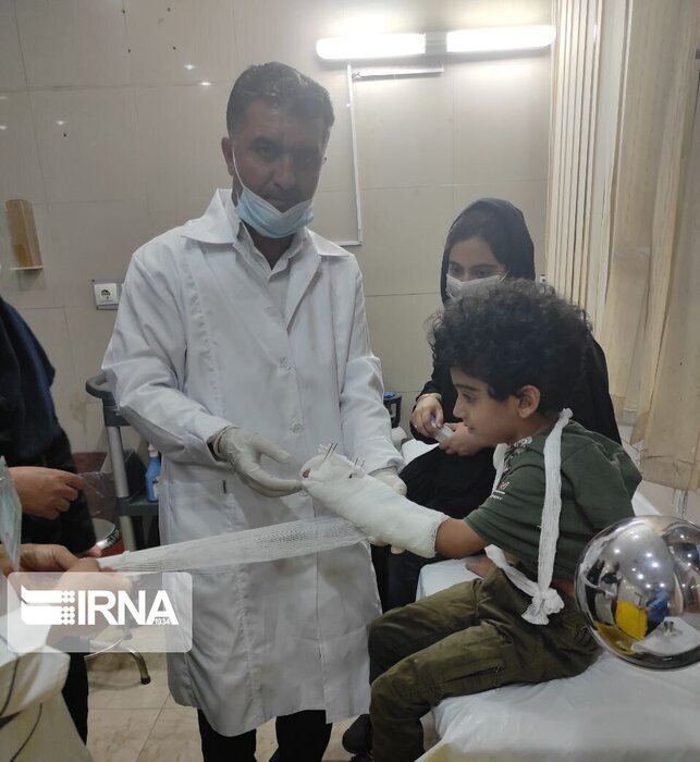 حرفهای دلخراش آرتین در ساعات پس از حادثه | حالا اشکهایم را چگونه پاک کنم؟ | پدرم سوراخ سوراخ شده و مادرم سرش ترکیده! | مامانم هم که دیگه خونه نیست