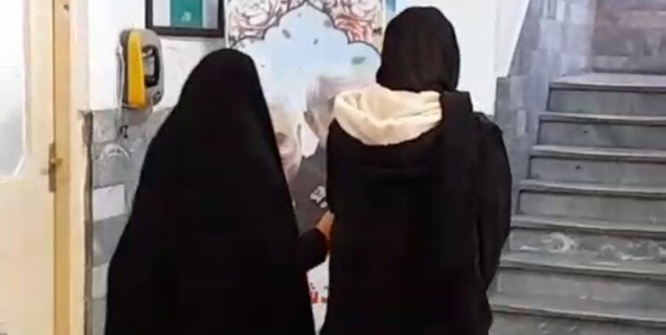 تصاویر عجیب اغتشاشگری که روسری و مانتویش را درآورد و ... | اعترافات مهم پس از بازداشت؛ دیگر میدانم حجاب برای امنیت خودم است | الان پشیمانم ...