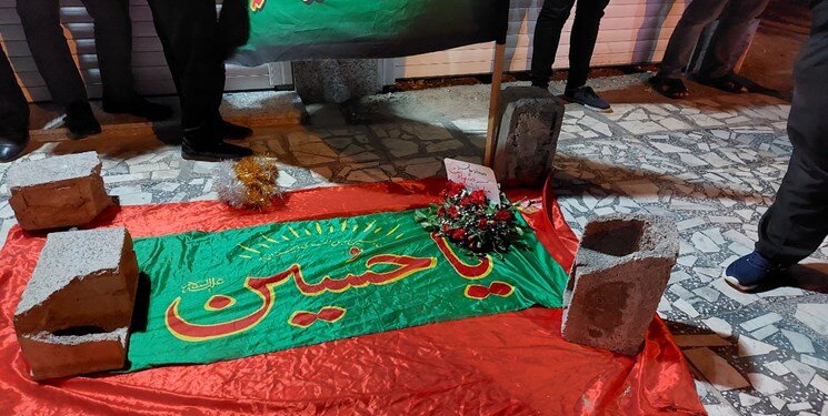 تصویر محل ترور شهید حجت الاسلام شهرکی در زاهدان | نمازگزاران محل شهادت را گلباران کردند