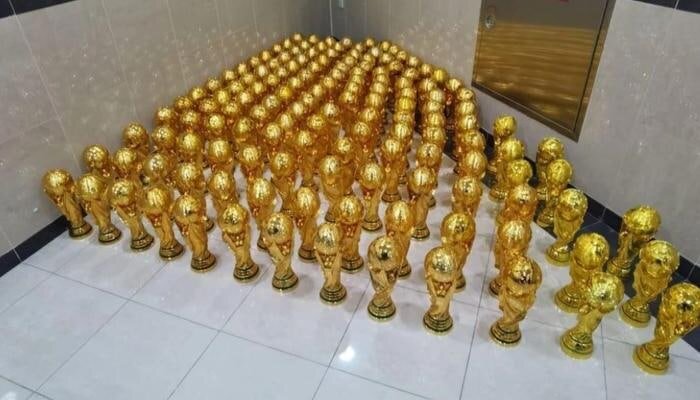 عکس | کلاهبرداری جنجالی با جام جهانی قلابی! | کاپهای جعلی در قطر شناسایی شدند