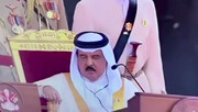 ببینید |‌ حرکت جنجالی پادشاه بحرین هنگام سخنرانی پاپ فرانسیس